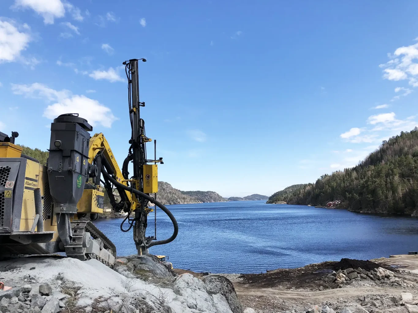 Boring- og sprengningsarbeider i Kragerø - Steintransport