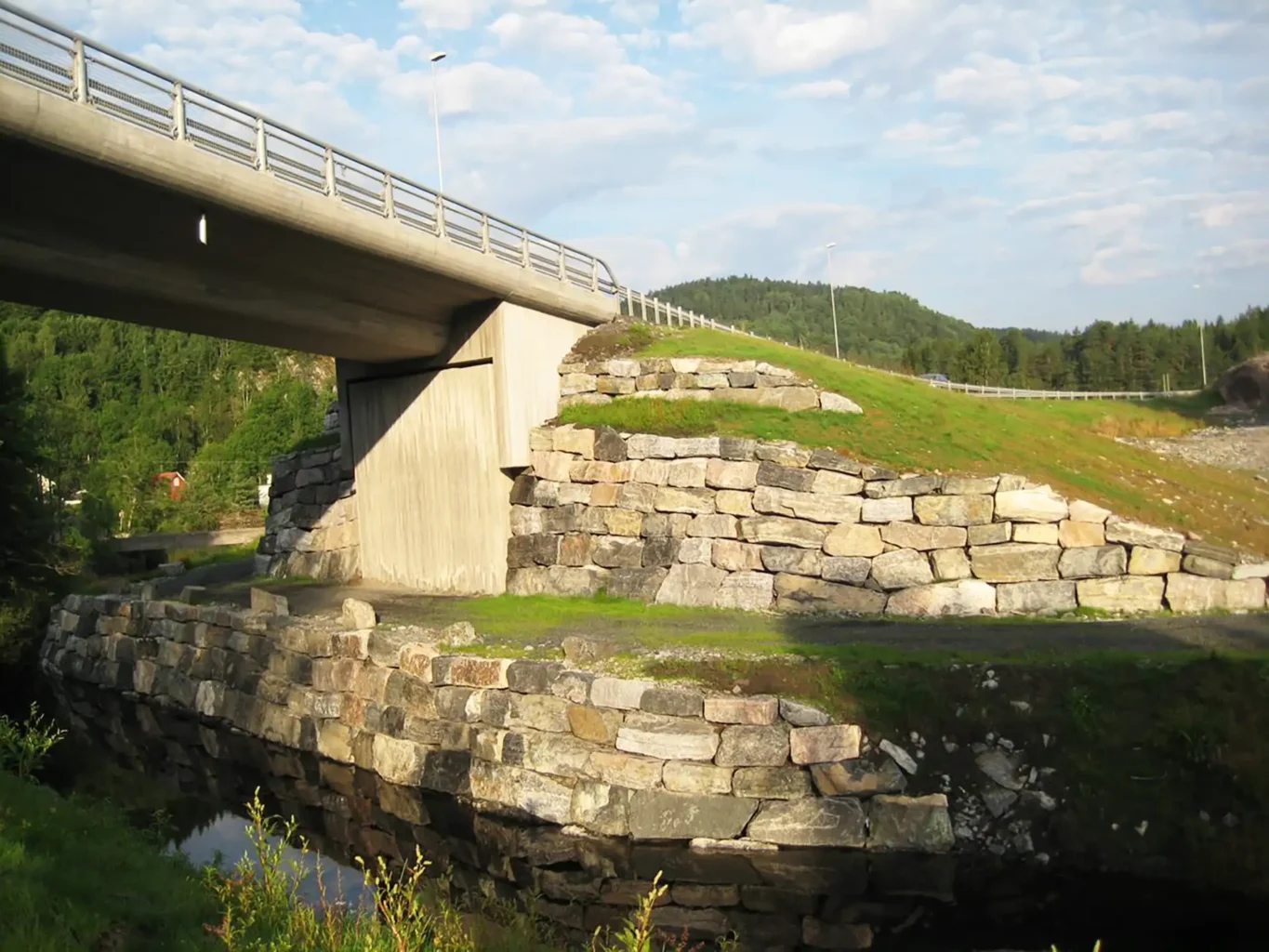 Natursteinsmuring i Kragerø - Steintransport