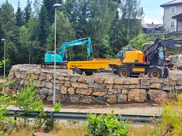 Natursteinsmuring i Kragerø - Steintransport